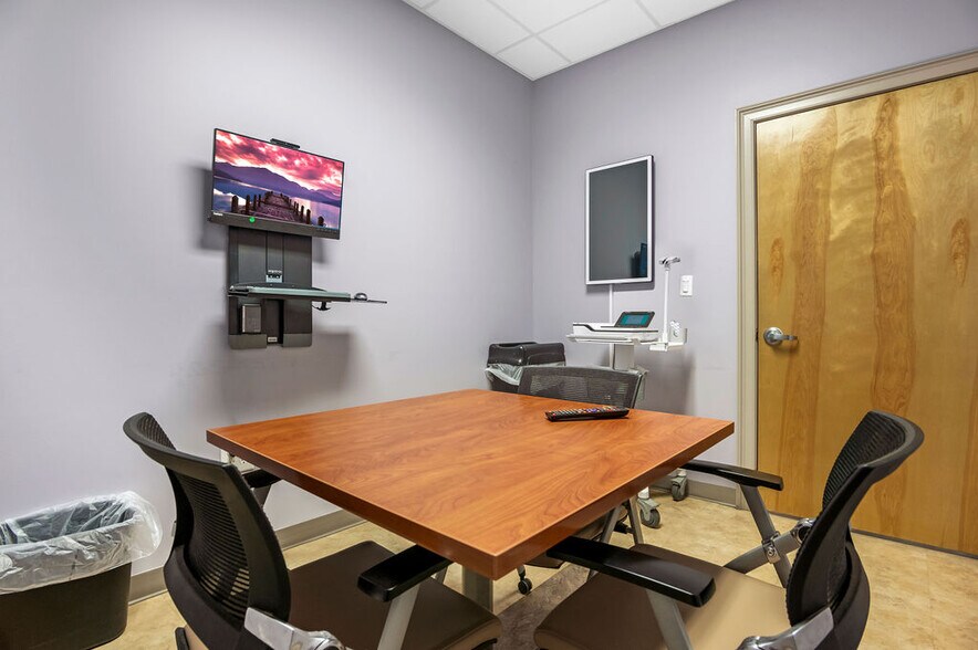 More Photos Of 4275 Western Blvd, Jacksonville Medical For Sale