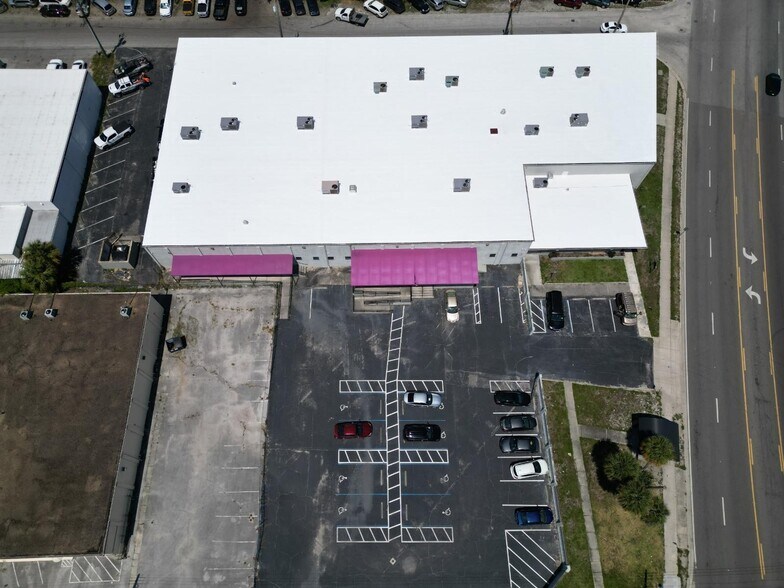 More Photos Of 2140 W Washington St, Orlando Warehouse For Lease