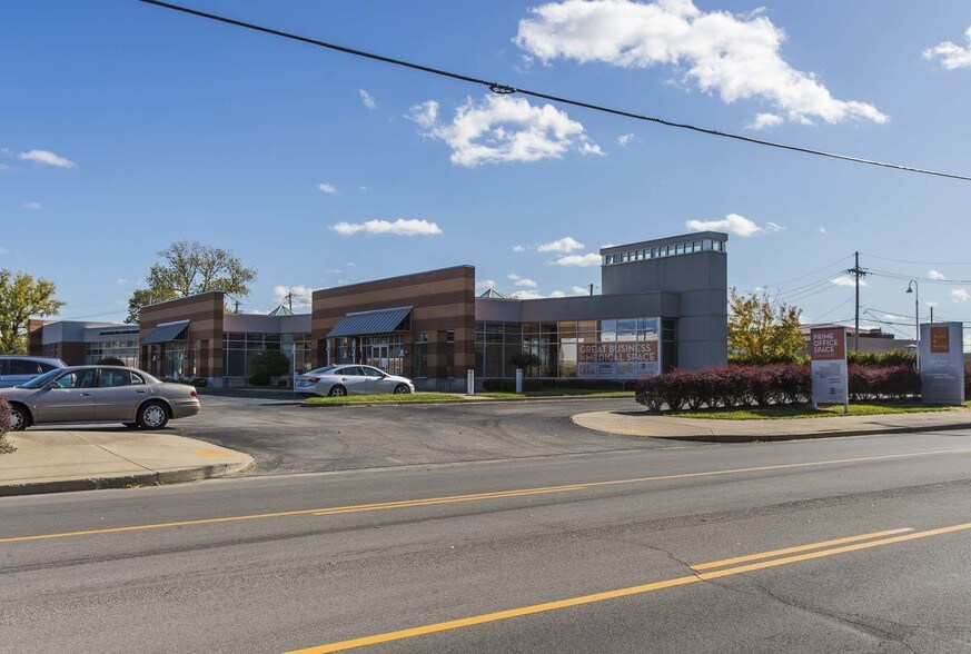 More Photos Of 900 Spring St, Jeffersonville Medical For Lease