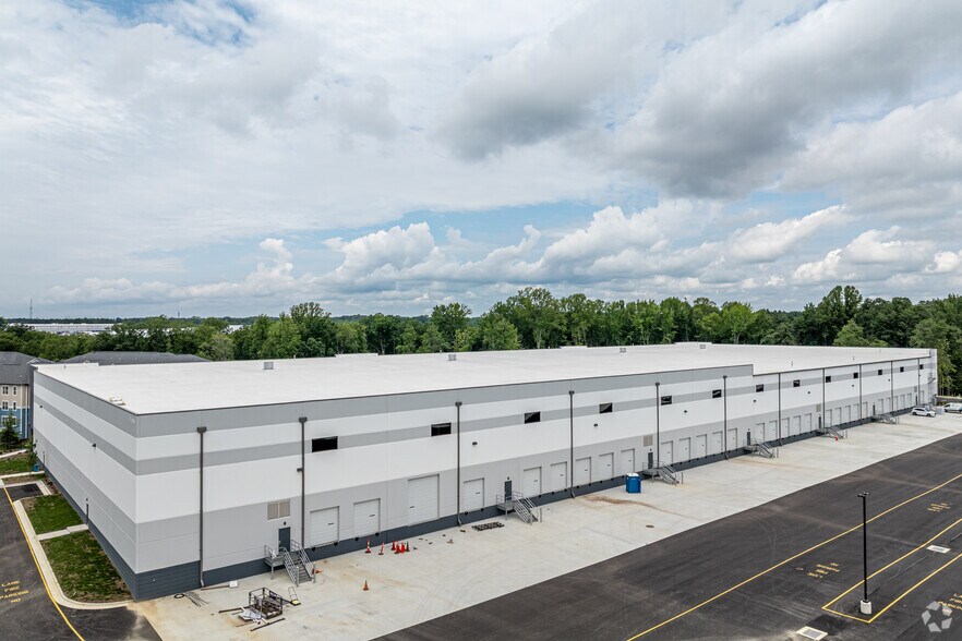 More Photos Of 10387 Lakeridge Pky, Ashland Distribution For Lease