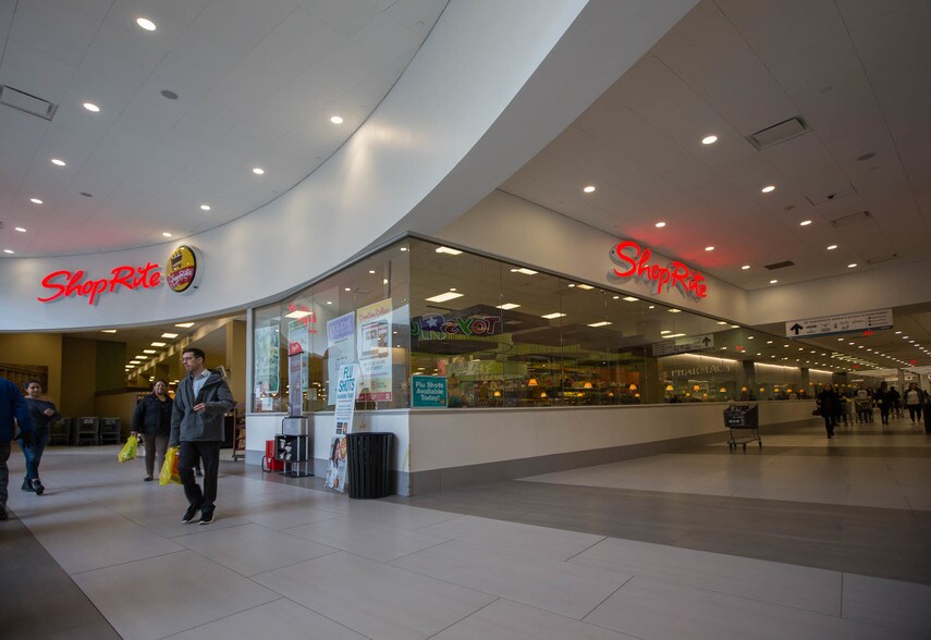 More Photos Of 1-11 City Pl, White Plains Unknown For Lease