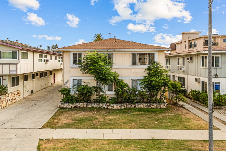 More Photos Of 8536 Saturn St, Los Angeles Apartments For Sale