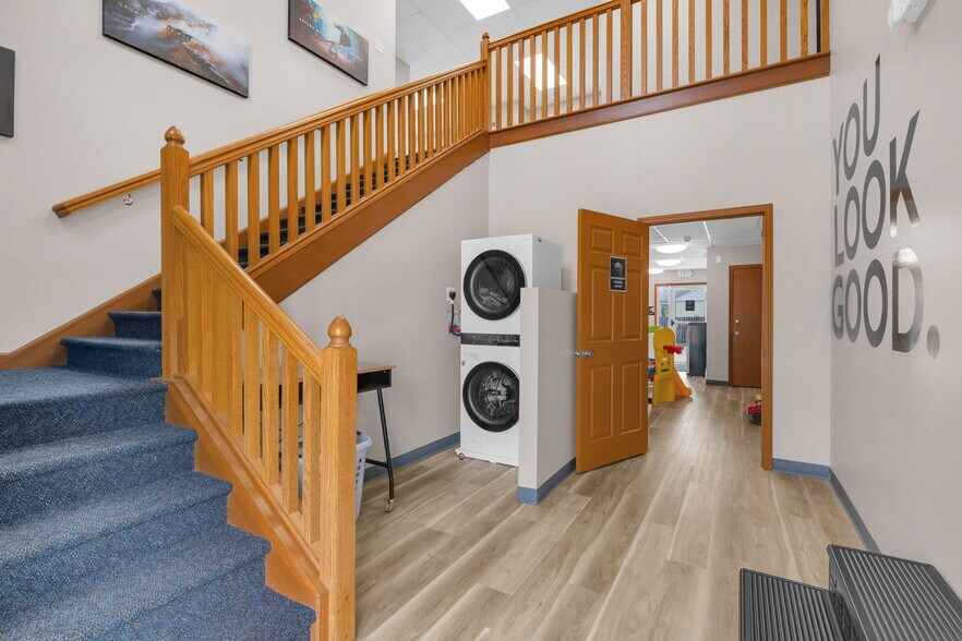 More Photos Of 10455-10499 N College Ave, Carmel Office For Sale