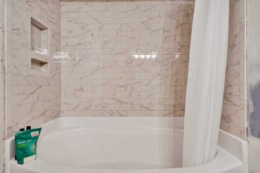 More Photos Of 1050 Whisperwood Trl NE, Cleveland Light Distribution For Sale