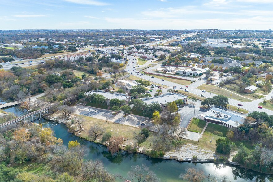 More Photos Of 900 Round Rock Ave, Round Rock Medical For Lease