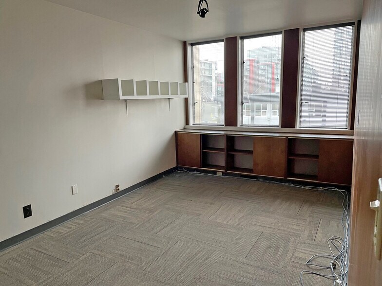 More Photos Of 12 3rd Ave E, Vancouver Warehouse For Lease