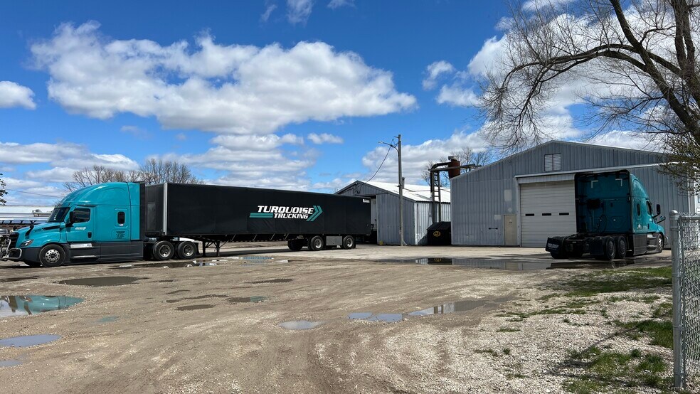 More Photos Of 34 43rd Ave SW, Cedar Rapids Flex For Sale