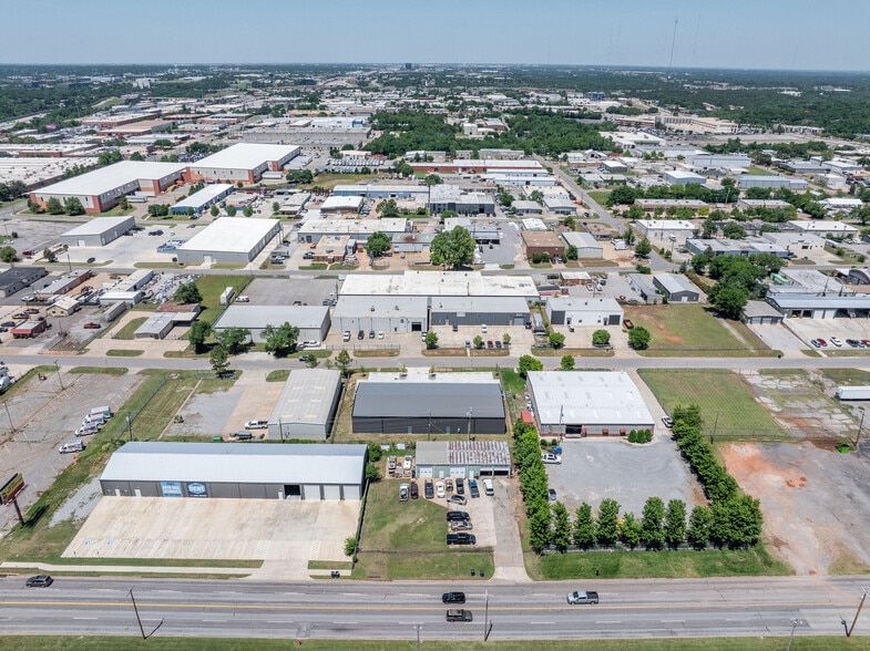 More Photos Of 116 NE 37th St, Oklahoma City Warehouse For Lease
