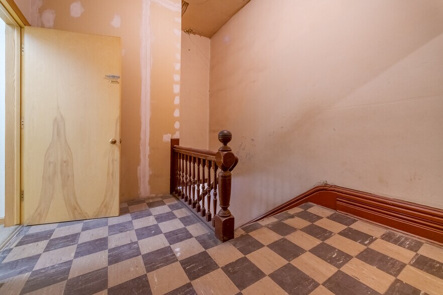 More Photos Of 100-106 S Main st, Ishpeming Bank For Sale