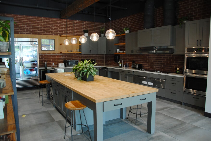 More Photos Of 300 E Davis St, McKinney Coworking Space