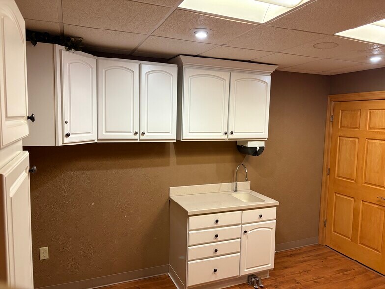 More Photos Of 304 N Rapids Rd, Manitowoc Freestanding For Lease