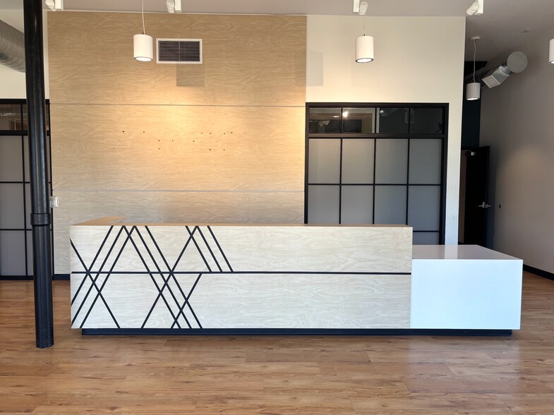 More Photos Of 2508-2518 S Cedar St, Lansing Storefront For Lease