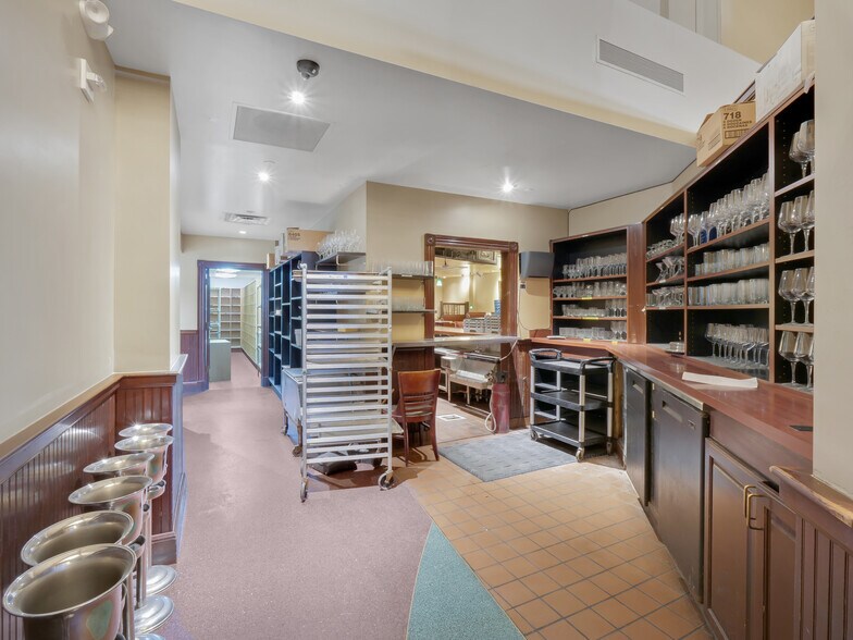 More Photos Of 1100 S Flower St, Los Angeles Office For Lease