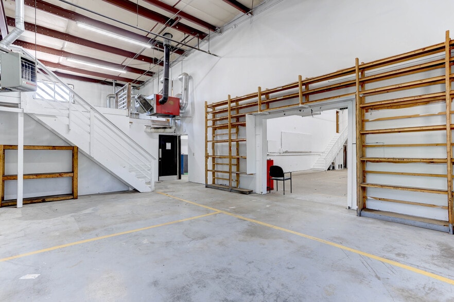 More Photos Of 1210 S El Paso St, Colorado Springs Warehouse For Lease