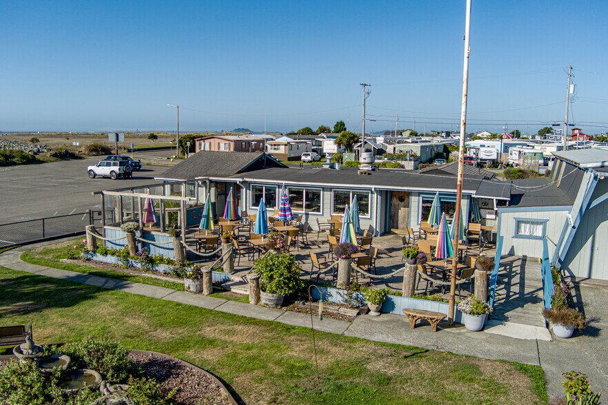 More Photos Of 1901 Buhne, Eureka Restaurant For Sale