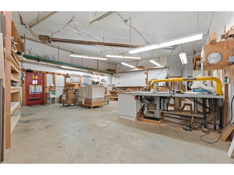 More Photos Of 45831 Railway Ave, Chilliwack General Retail For Sale