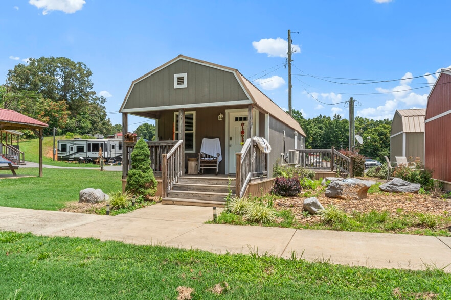 More Photos Of 104 Circle Rd, Newport Manufactured Housing Mobile Home Park For Sale