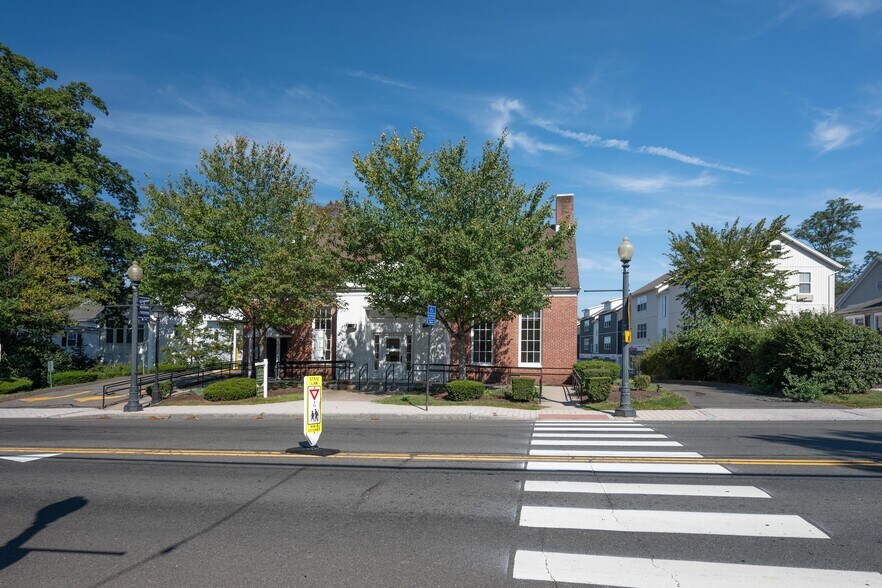 More Photos Of 159 Greenwood Ave, Bethel Bank For Lease