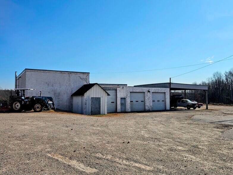 More Photos Of 2690 Old Richmond Road, Danville Office For Sale