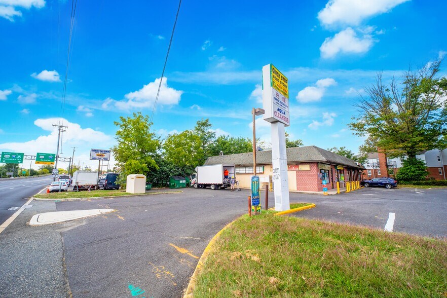More Photos Of 303 US Highway 130, Bordentown Freestanding For Sale