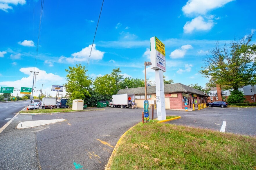 More Photos Of 303 US Highway 130, Bordentown Freestanding For Lease