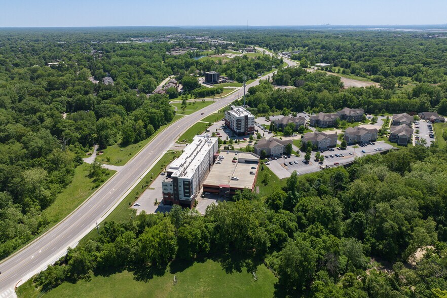 More Photos Of 1010 Enclave Blvd, Edwardsville Apartments For Sale