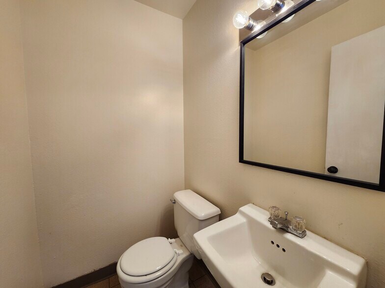 More Photos Of 3925 E 9th Ave, Anchorage Multifamily For Sale