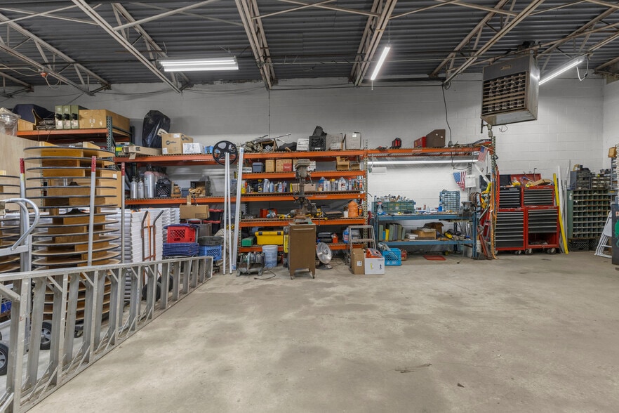 More Photos Of 24101 W Warren St, Dearborn Heights Freestanding For Sale