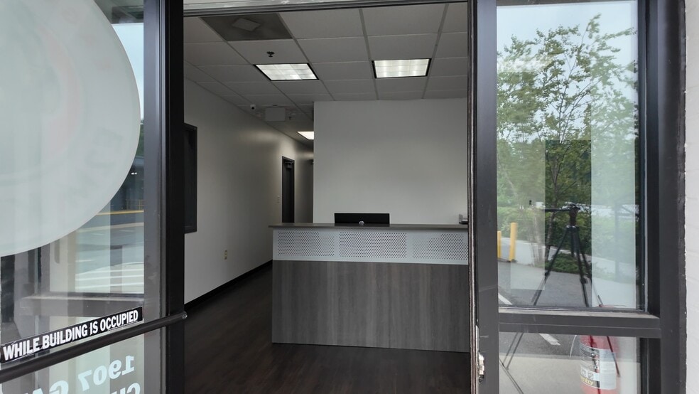 More Photos Of 1907 Gateway Blvd, Charlotte Warehouse For Sale