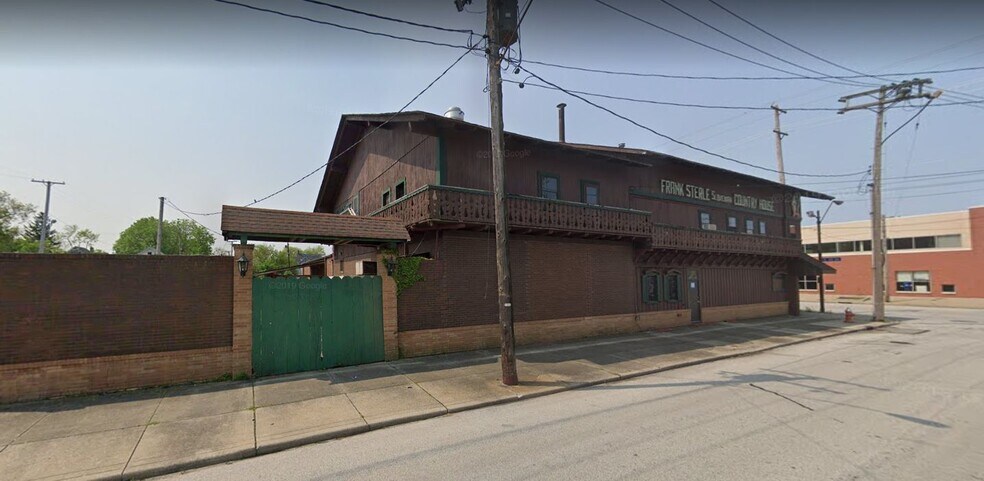 More Photos Of 1401 E 55th St, Cleveland Restaurant For Sale