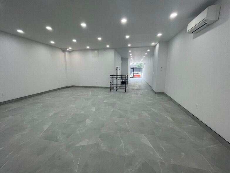 More Photos Of 566 Wilson Ave, Brooklyn Storefront For Lease