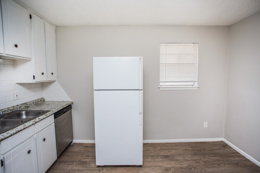 More Photos Of 7410 Quaker Ave, Lubbock Apartments For Sale