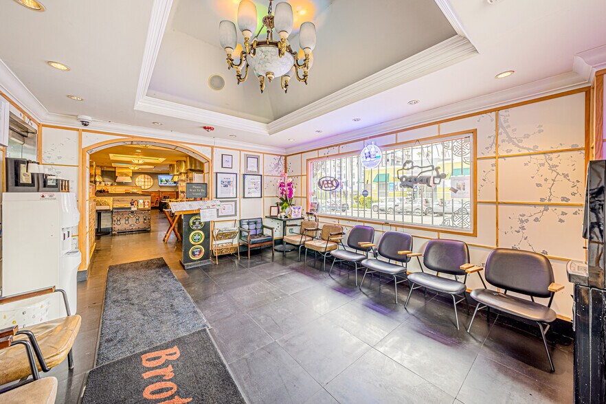 More Photos Of 3680 W 6th St, Los Angeles Restaurant For Sale