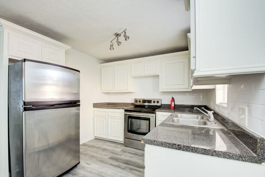 More Photos Of 2620 Delafield St, Houston Apartments For Sale