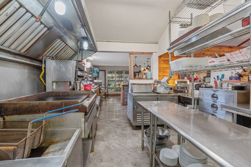 More Photos Of 2107 N Osceola Rd, Camden Service Station For Sale