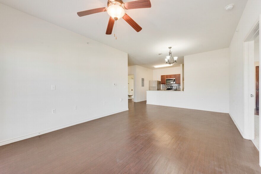 More Photos Of 2410 W Jack Finney Blvd, Greenville Apartments For Sale