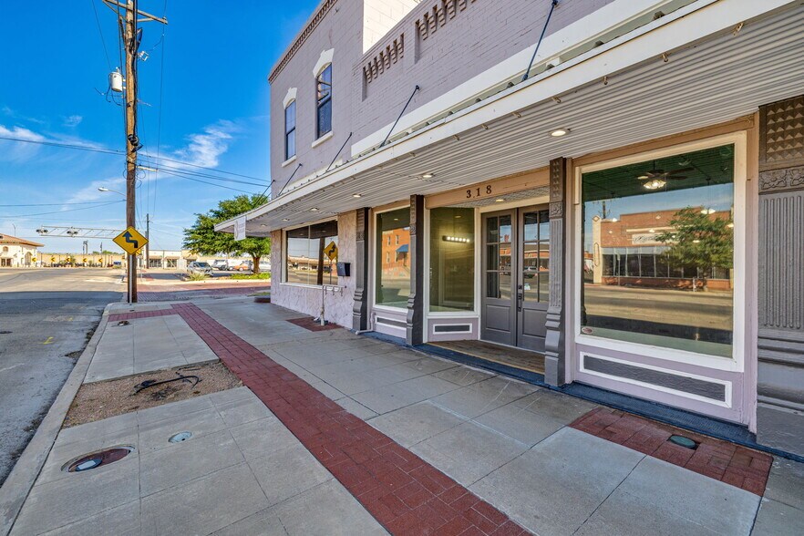 More Photos Of 318 N Chadbourne St, San Angelo Storefront For Sale