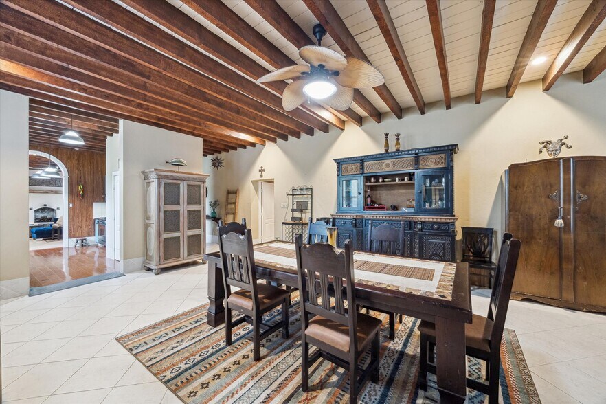 More Photos Of 614 Pine Gully Rd, Seabrook Apartments For Sale