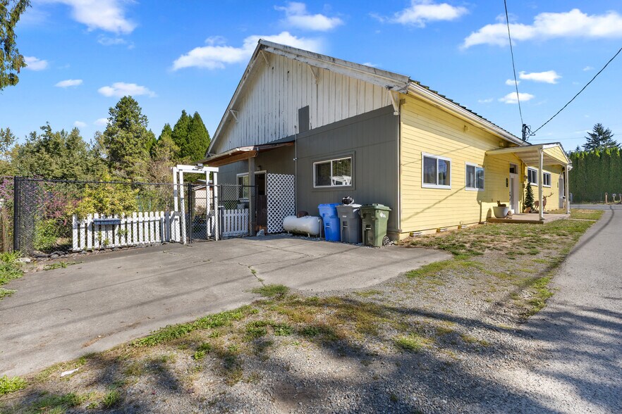 More Photos Of 14120 Sr 165 E, Buckley General Retail For Sale