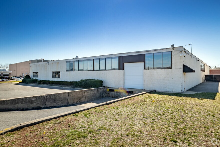 More Photos Of 170 Eileen Way, Syosset Flex For Lease