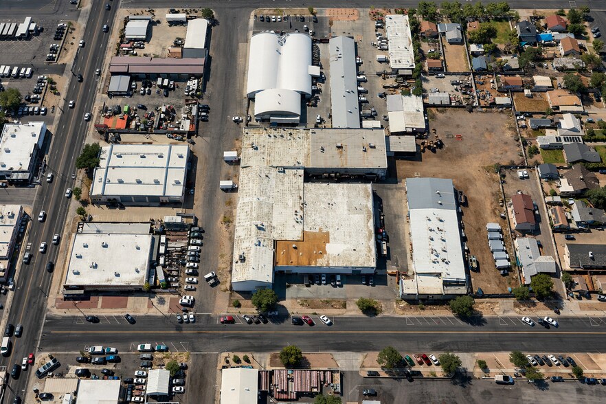 More Photos Of 260 S Hibbert St, Mesa Warehouse For Lease