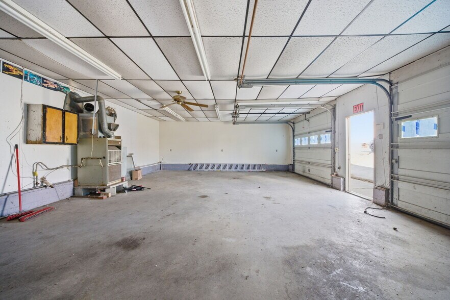 More Photos Of 400 5th Ave, New Brighton Auto Repair For Sale