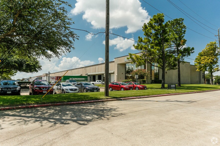 More Photos Of 9500-9540 Clay Rd, Houston Distribution For Lease