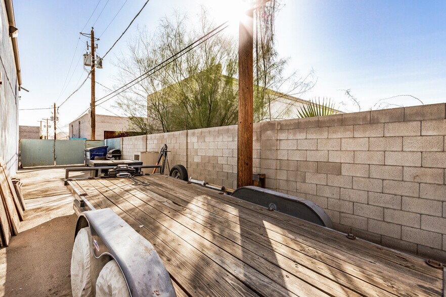 More Photos Of 4105 E University Dr, Phoenix Service For Lease