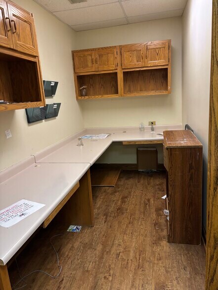 More Photos Of 555 W Schrock Rd, Westerville Medical For Sale