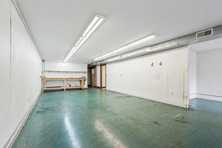 More Photos Of 181 Main St. Unit B St, Orange General Retail For Lease