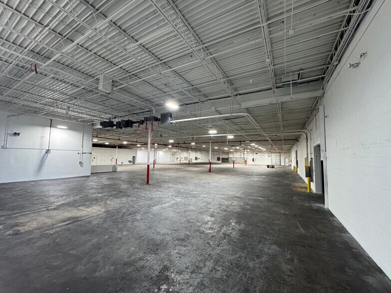 More Photos Of 2903 Lee Ave, Sanford Manufacturing For Sale