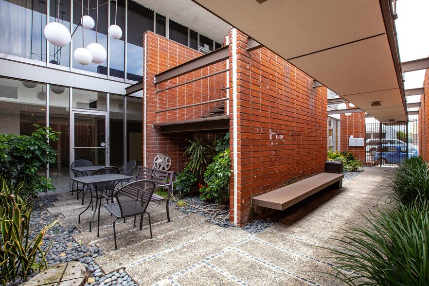 More Photos Of 1728 S La Cienega Blvd, Los Angeles Loft Creative Space For Lease