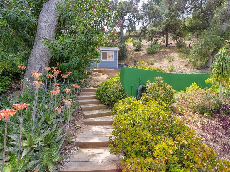More Photos Of 7580 McGroarty Ter, Tujunga Apartments For Sale