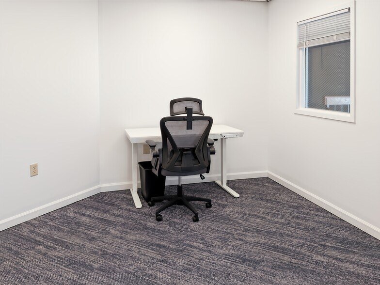 More Photos Of 1620 Asheville Hwy, Hendersonville Coworking Space